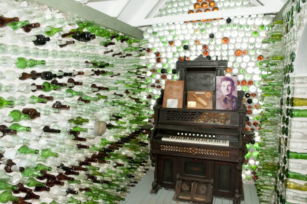 Édouard Arsenault Bottle Houses